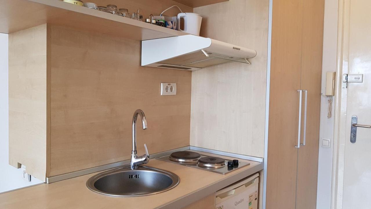 Downtown Belgrade Hostel And Apartments ภายนอก รูปภาพ